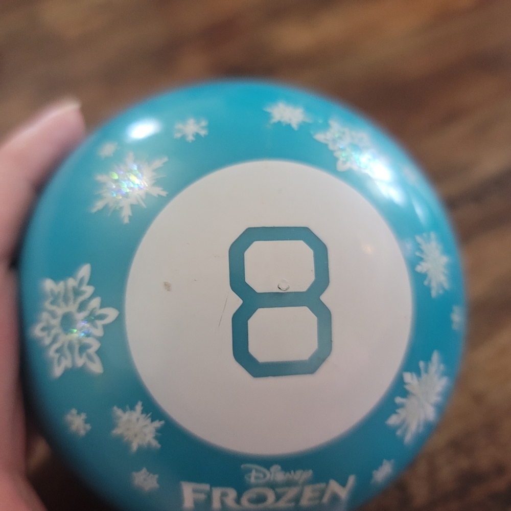 Disney Frozen Magic 8 Ball - Picture 2 of 3